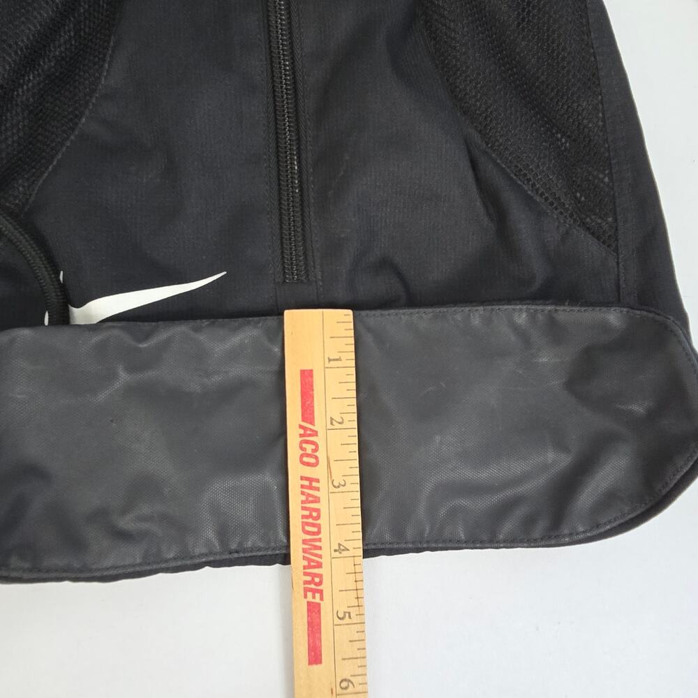 Nike Drawstring Lightweight Black/Gray Backpack Front Zip Pocket 2 Mesh Pockets - Picture 8 of 10